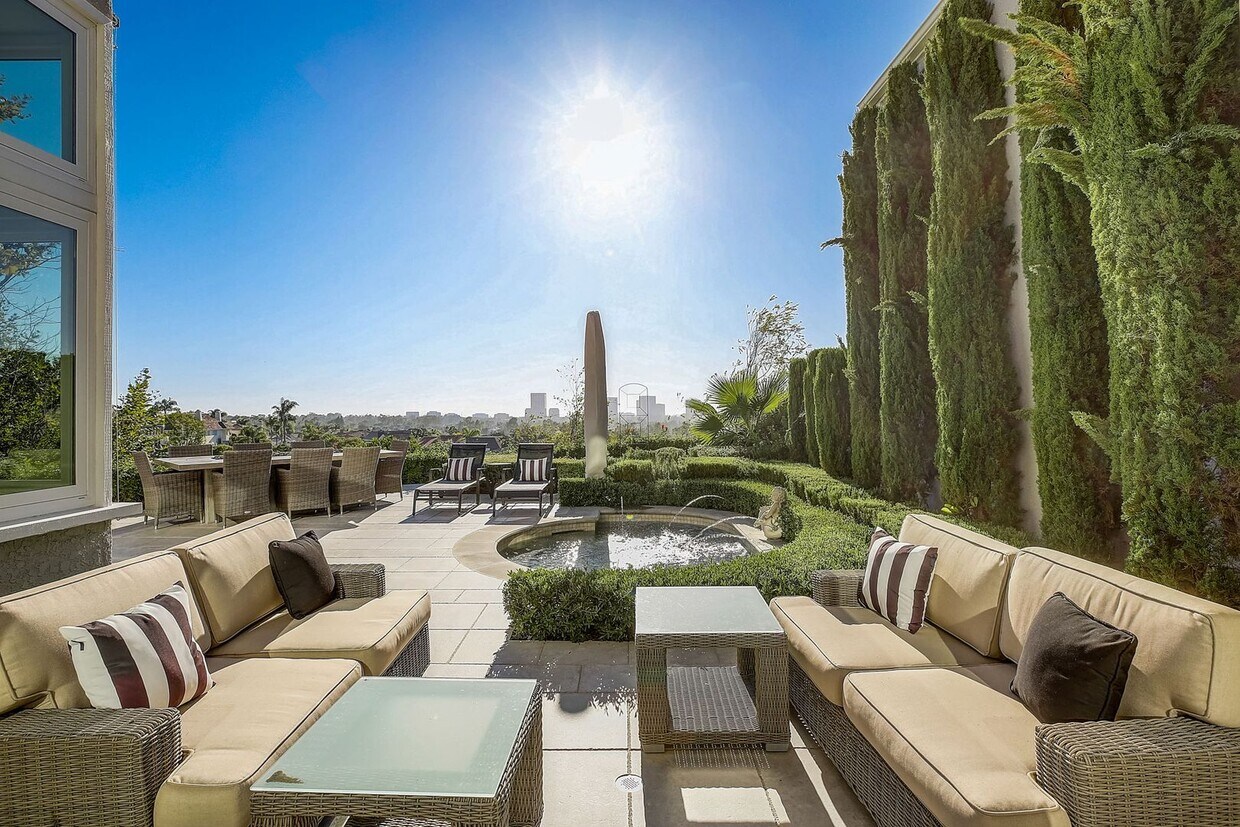 Foto principal - Stunning Fully-Furnished Harbor Ridge View...