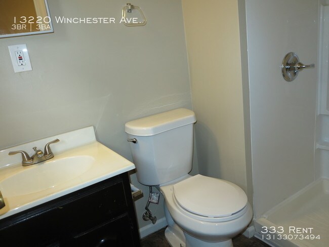 Foto del edificio - 13220 Winchester Ave