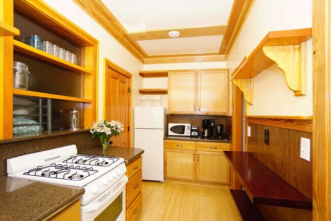 Foto del edificio - 2420 Ridge Rd