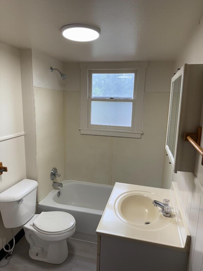 Photo - 945 Coffman St House