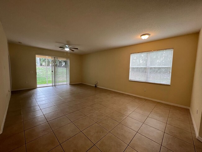 Building Photo - * Coming Soon* 2 Bedroom with Den, 2 Bath in Lake Forest in Saint Lucie west