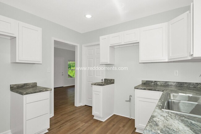 Foto del edificio - A Must-See Duplex!