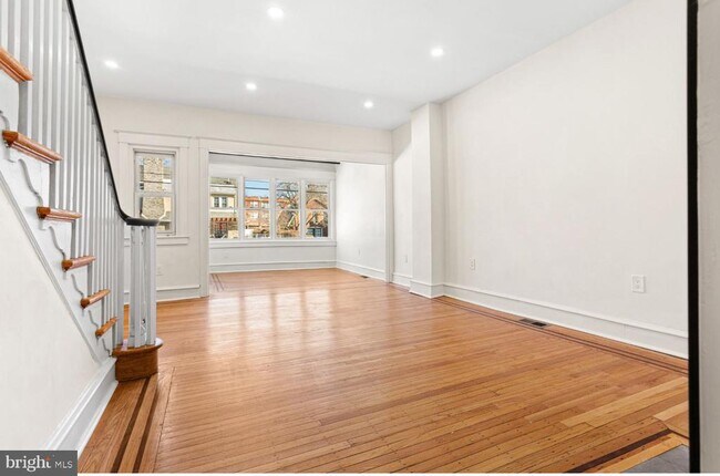 Foto del edificio - 6812 Sprague St