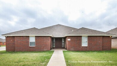 Building Photo - 912 N Bangor Ave