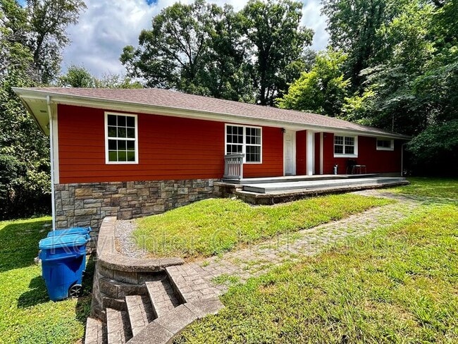 Building Photo - 5 Gaylord Dr