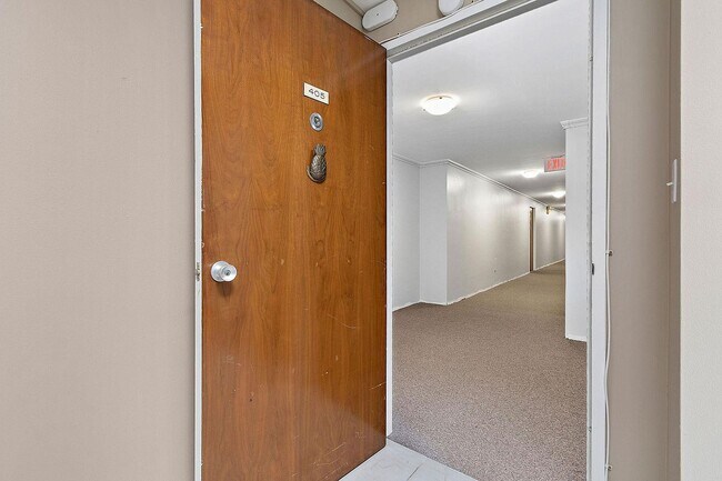 Foto del edificio - 333 W Meyer Blvd
