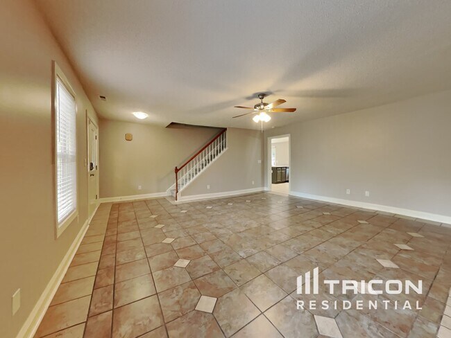 Building Photo - 43 Lotus Ln