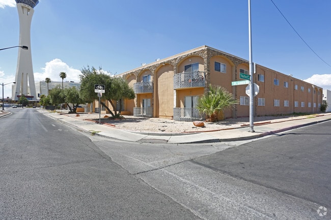 Community - Saint Louis Apartments