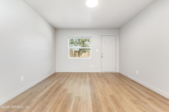 Foto del edificio - 231 E 16th St