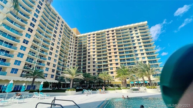 Building Photo - 2501 S Ocean Dr