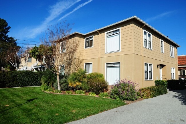 Building Photo - 1427 Jasmine St