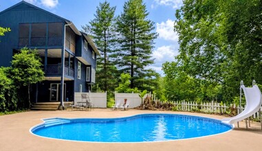 Building Photo - 5009 Emerald Dr