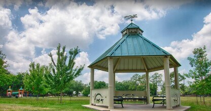 Building Photo - 1926 Augusta Dr