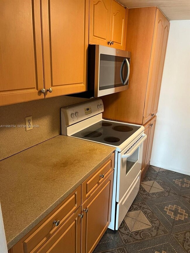 Foto del edificio - 285 NE 191st St