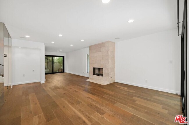 Foto del edificio - 812 16th St