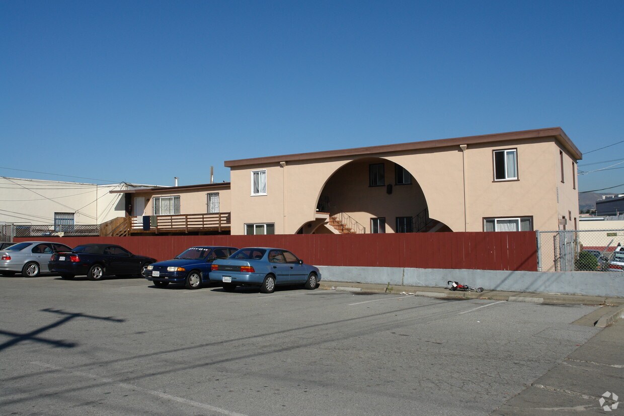Building Photo - 555 Mastick Ave