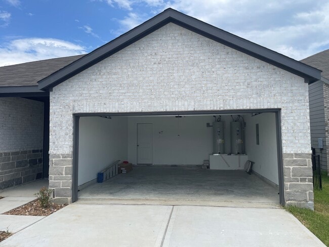 Foto del edificio - 545 Shoreview Dr