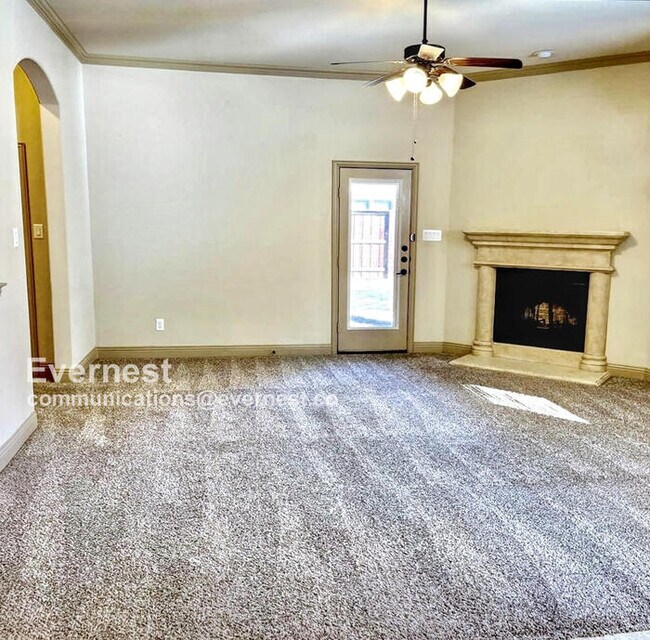 Foto del edificio - 16709 Stillhouse Hollow Ct