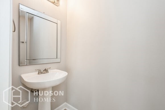 Foto principal - SELF TOUR NOW! - 2435 Summer Meadow Ct, Ch...