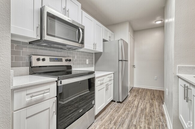 Interior Photo - Enclave at Lake Underhill Apartments