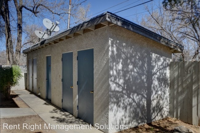 Building Photo - 717 Bird St