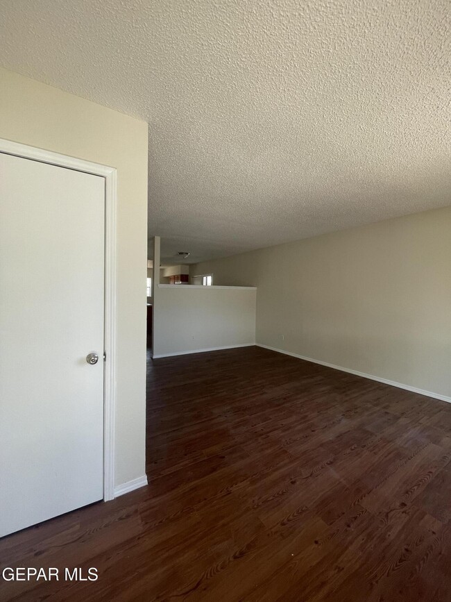 Building Photo - 10830 Cardigan Dr