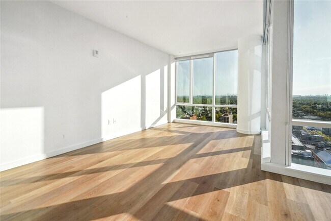 Foto del edificio - 50 Clinton Pl