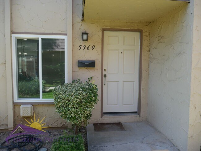 Foto del edificio - 3 Bed 2.5 Bath 1,380 sqft Townhome in Carm...
