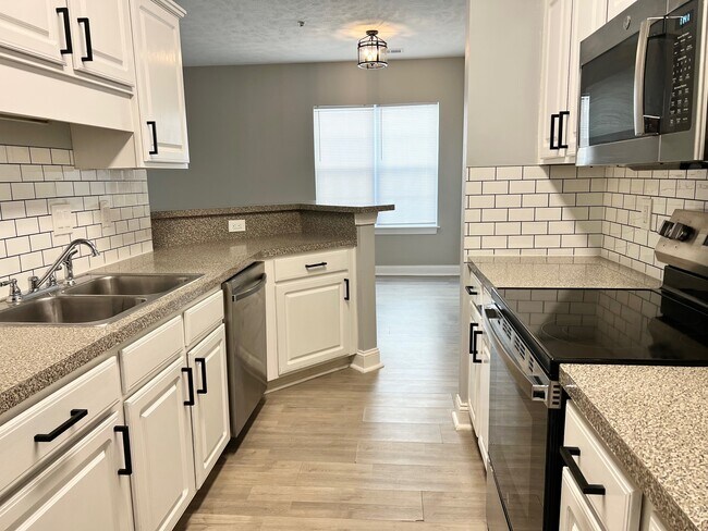 Foto del edificio - 110 Fountain Pointe Ln