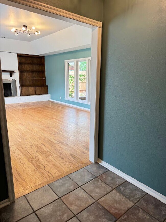 Foto del edificio - Charming 3-Bedroom, 2-Bath Home for Rent in Edmond – Prime Location!