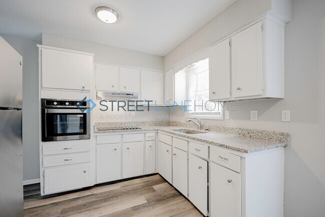 Foto del edificio - NOW OFFERING $250 OFF FIRST FULL MONTH IF ...