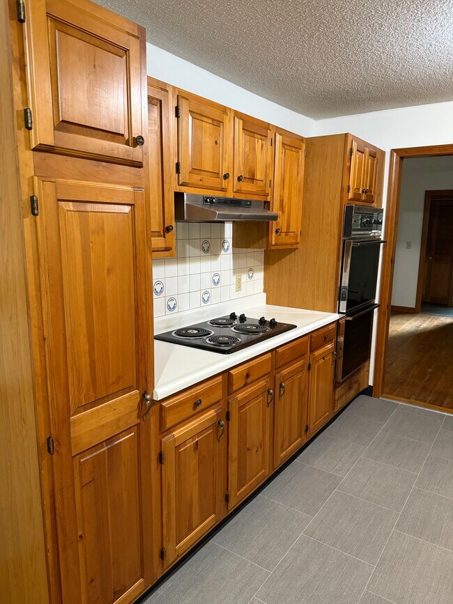 Foto del edificio - 161 Sand Pond Rd