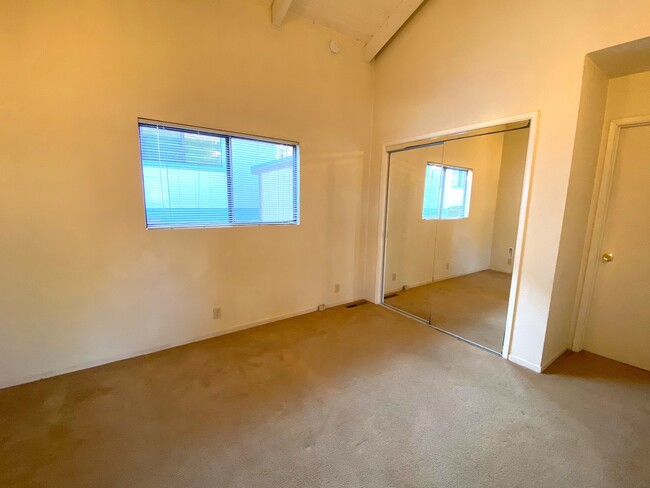 Foto del edificio - One Bedroom Home in New Monterey with Ocea...