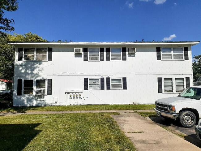 Building Photo - 203 North Pleasant Street