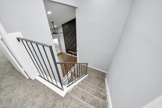 Building Photo - 10250 Bridgeland Ln