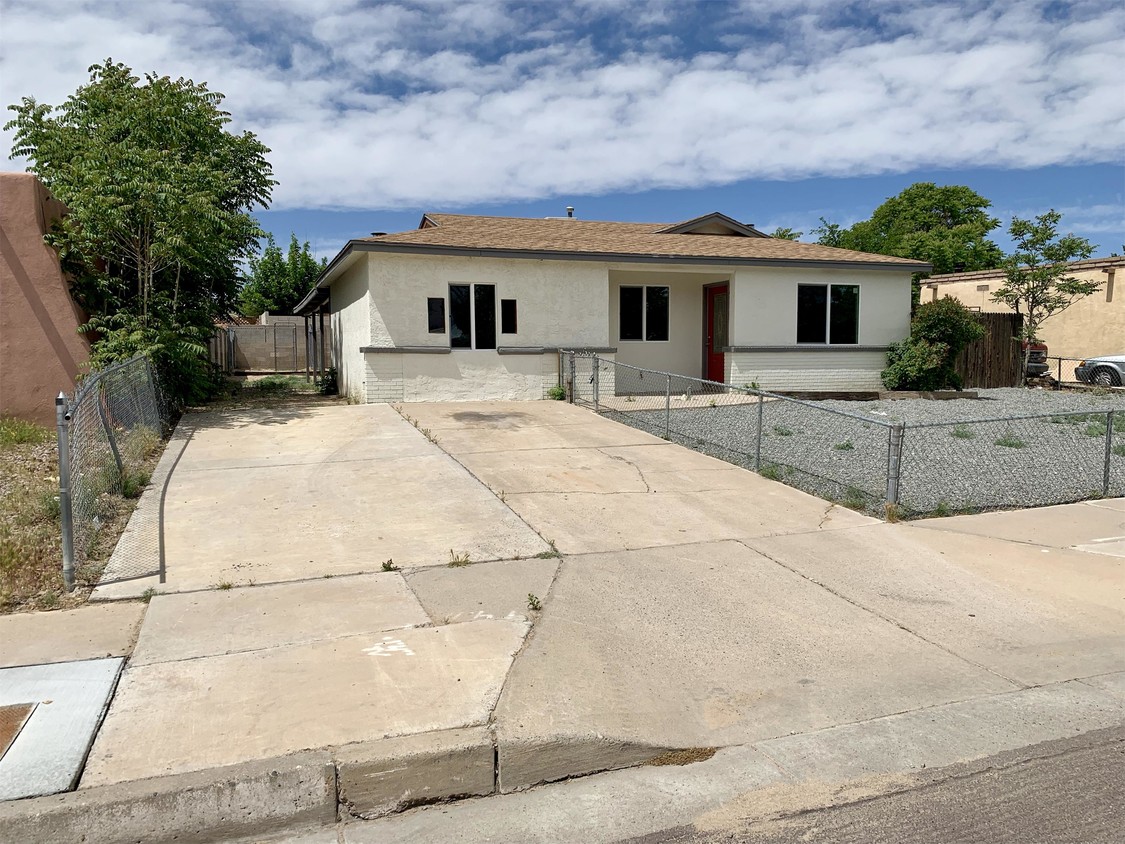 Primary Photo - 9012 Benavides Rd SW