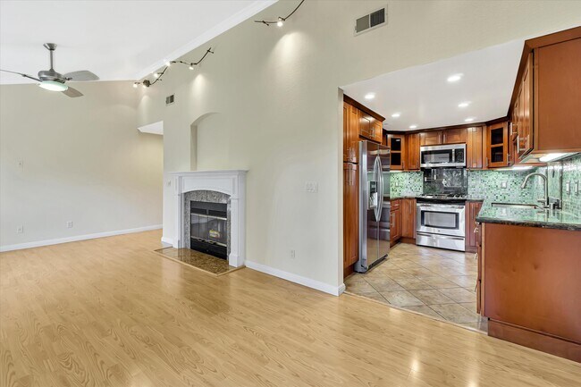 Foto del edificio - 3717 Clayton Rd