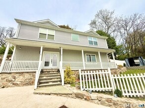 Building Photo - 69 Platt Pl