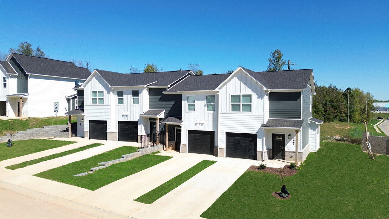 Primary Photo - Buffalo Ridge Townhomes