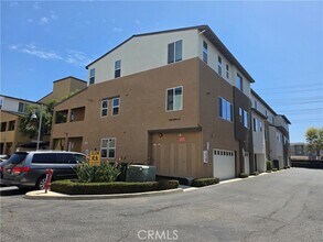 Building Photo - 1568 W Artesia Square