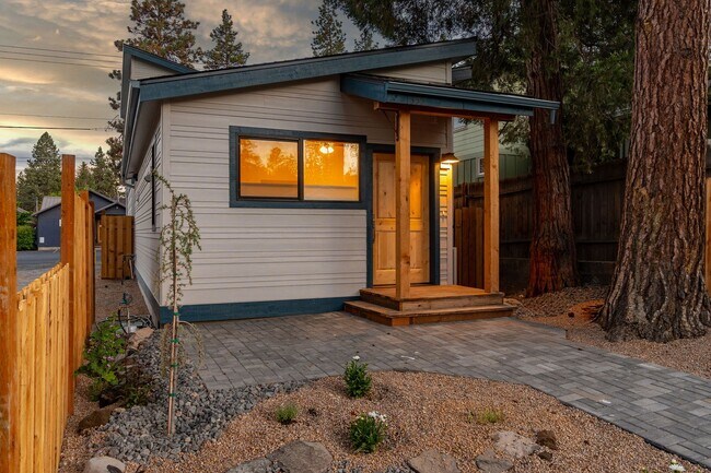 Foto del edificio - Hartford Duplex - 01355-HART-00