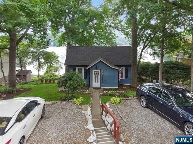 Primary Photo - 137 Lakeview Ave
