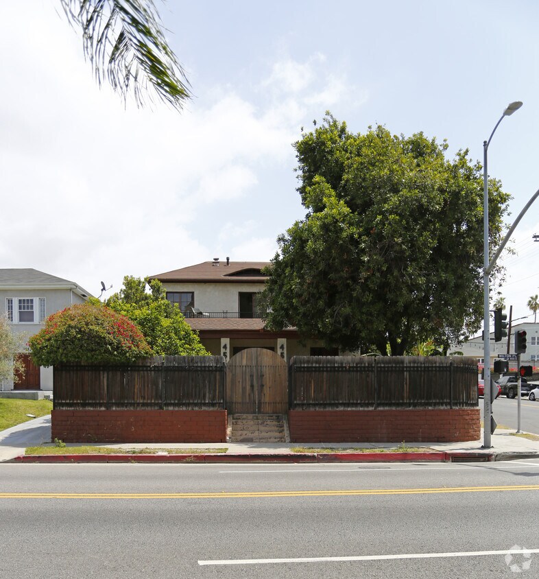 Building Photo - 456 S Wilton Pl
