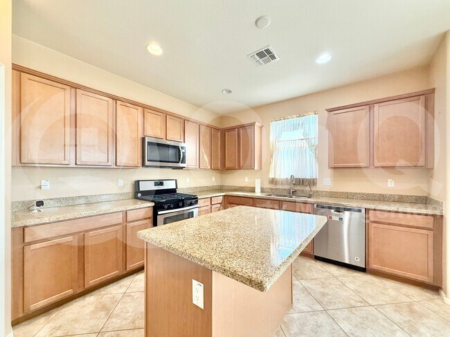 Building Photo - 218 N 109th Dr