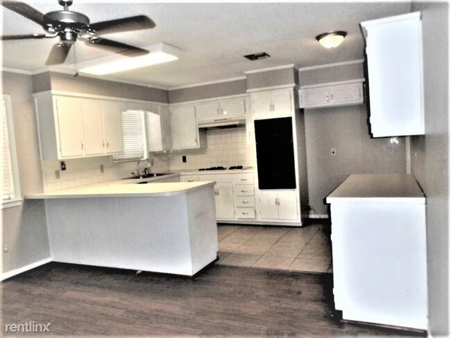 Building Photo - 4 br, 2 bath House - 1612 Chatsworth Dr.