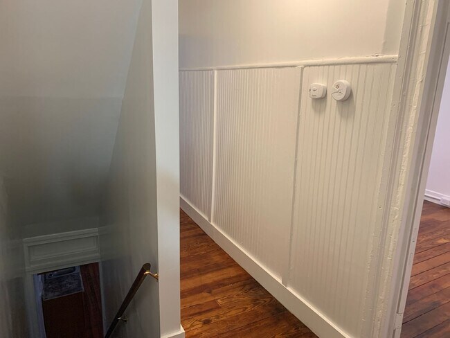 Foto del edificio - 3 Bedroom House 1.5 Bath with Parking-York...