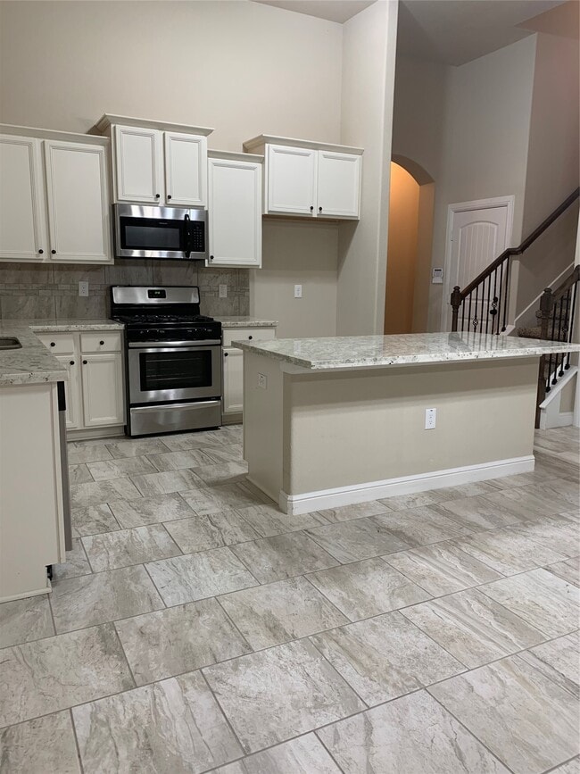 Building Photo - 10023 Thicket Park Ln