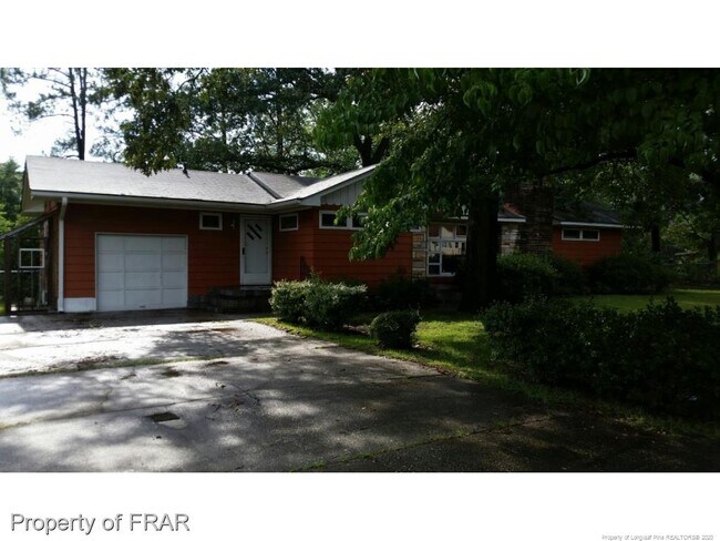 Building Photo - 606 Faison Ave
