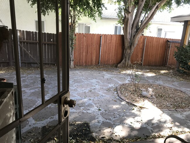 BACKYARD DOOR - 5538 Vesper Ave