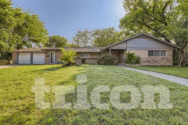 Building Photo - 3105 Chisholm Trail